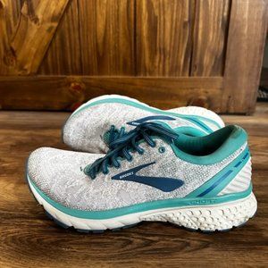 Women's Brooks Running Shoe Size 9